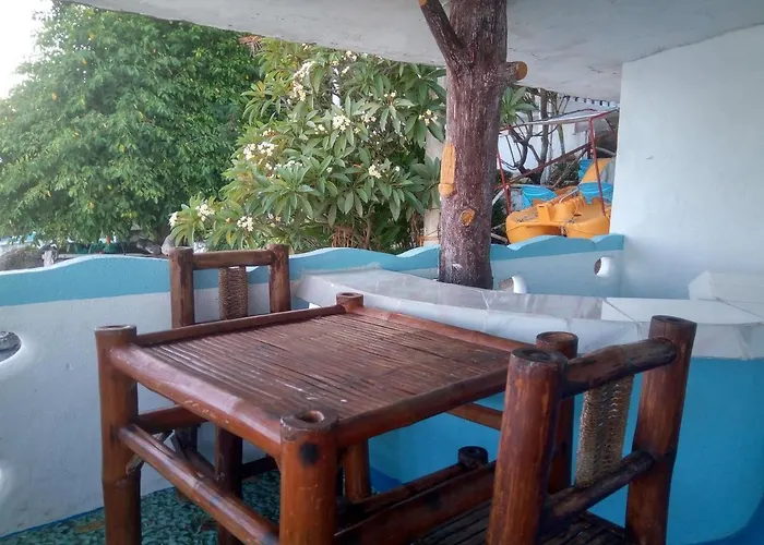 Seaside Terrace For Barkadas Hostel